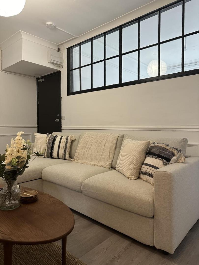 Beautiful Converted Brewery Apartment Newport (Gwent)
